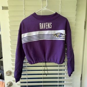 NFL RAVENS Women’s Small Purple crop top sweatshirt. Good conditions.